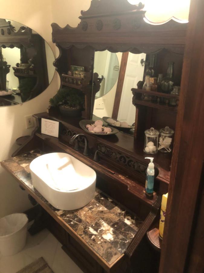 Dry Creek Bed & Breakfast Фредериксбург Екстериор снимка
