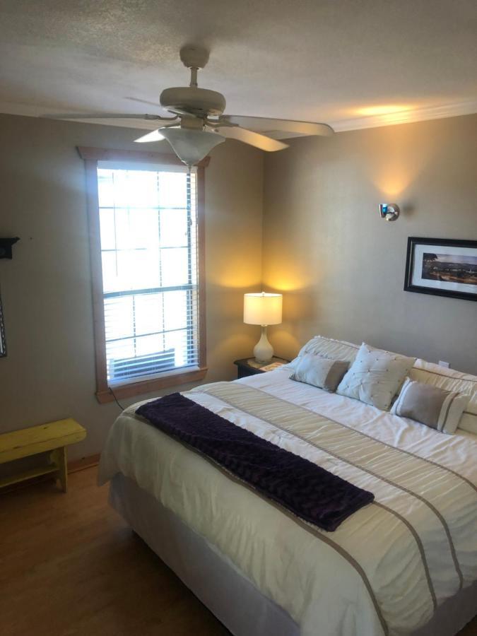 Dry Creek Bed & Breakfast Фредериксбург Екстериор снимка