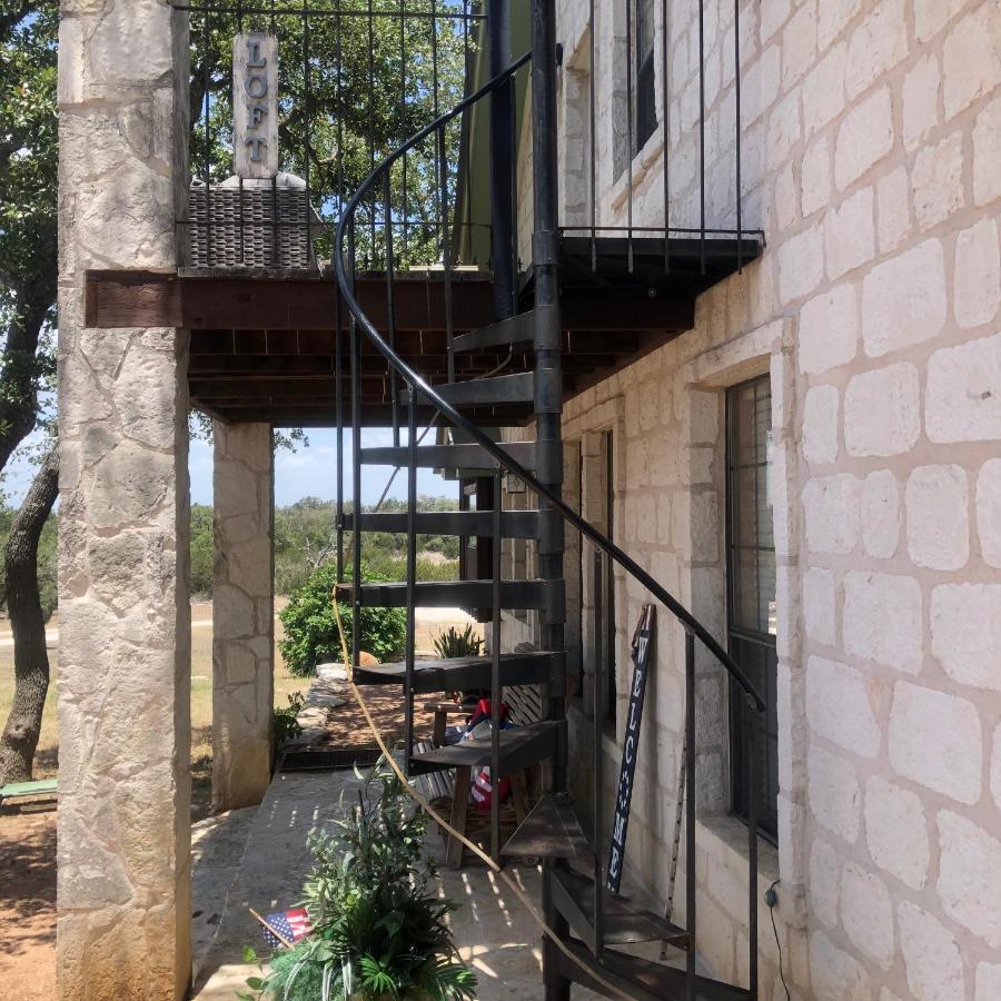 Dry Creek Bed & Breakfast Фредериксбург Екстериор снимка
