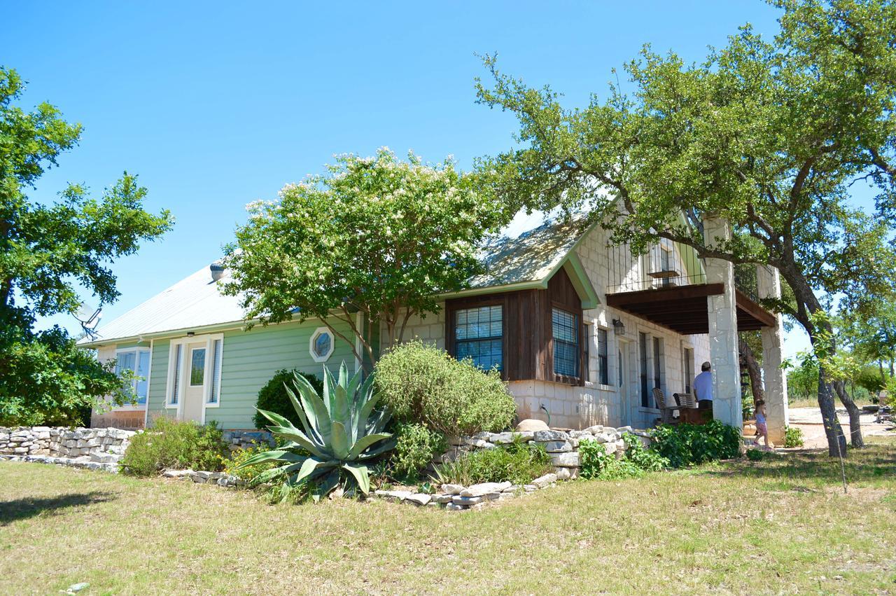 Dry Creek Bed & Breakfast Фредериксбург Екстериор снимка